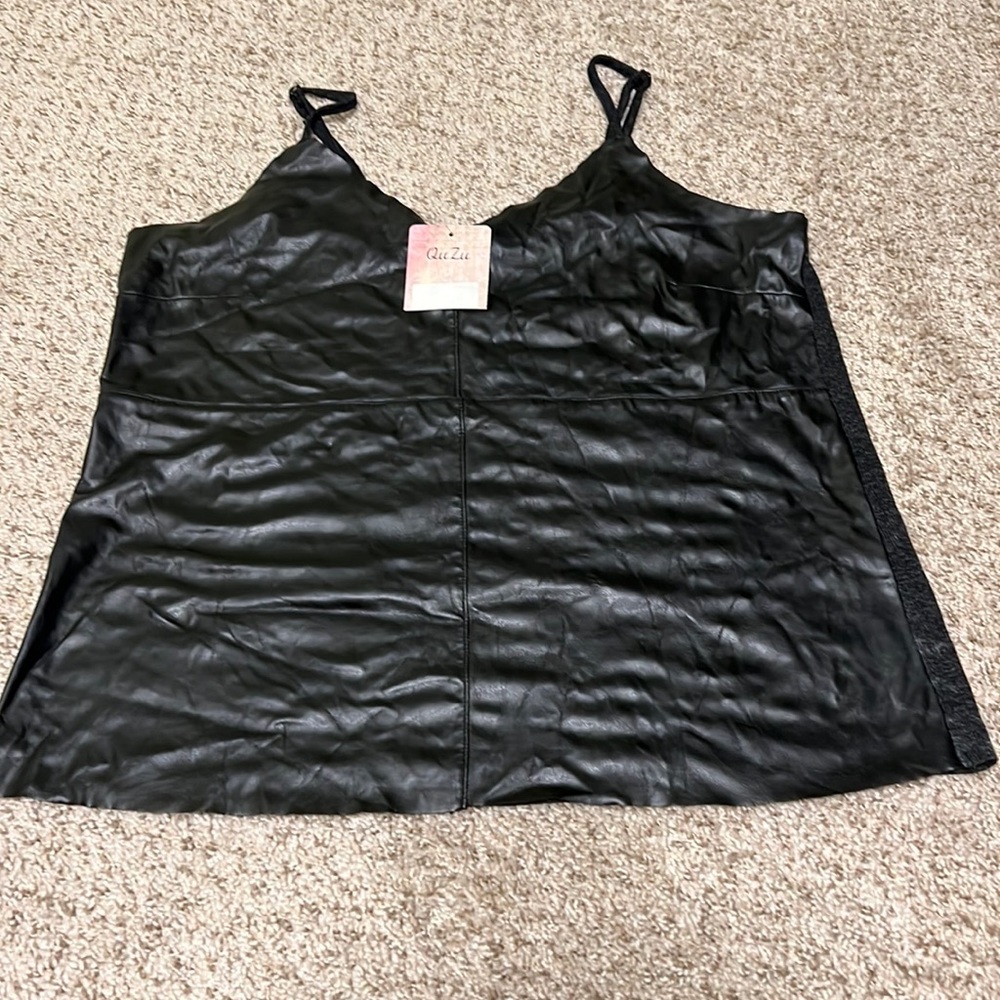 QuZu collection Women’s top size 38 fits like XS